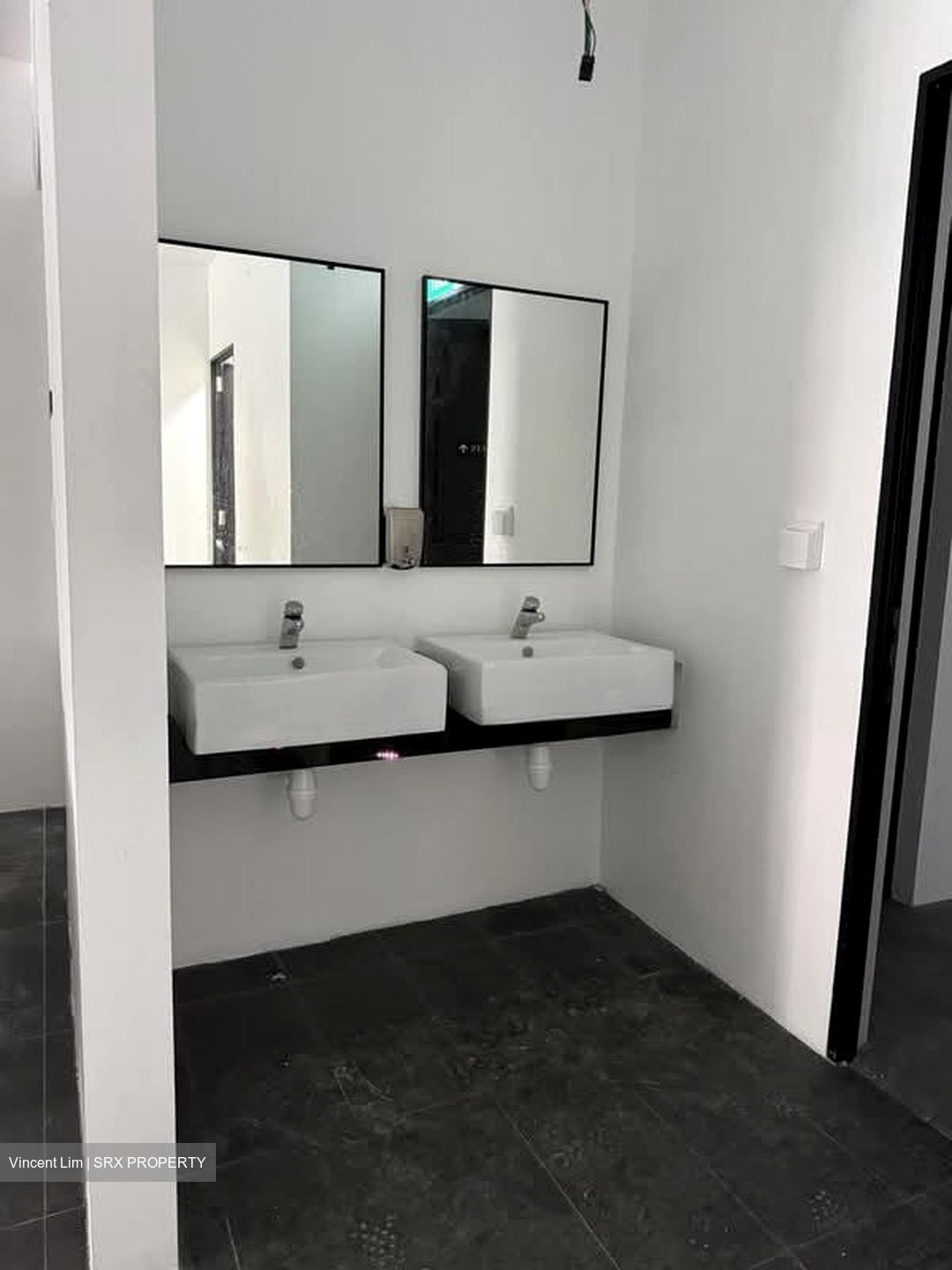 Yio Chu Kang Road (D19), Shop House #608698591